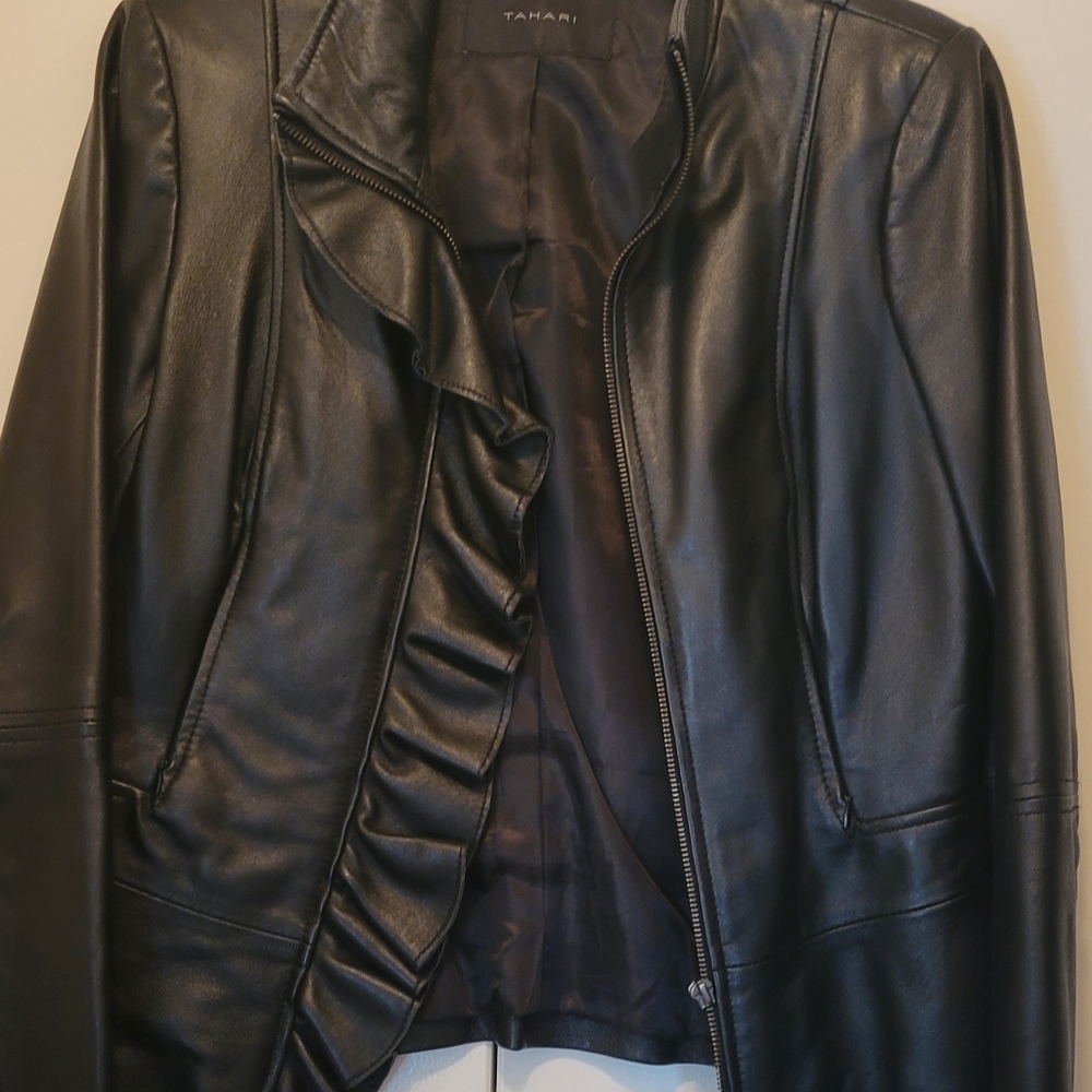 TAHARI WOMENS GENUINE LEATHER JACKET, SZ SMALL - Picture 2 of 5